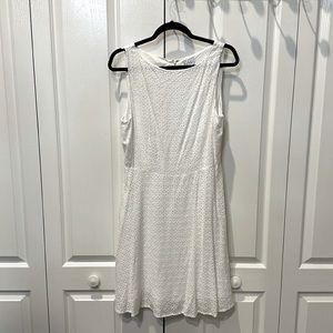 Nicole Miller White Floral Eyelet A-line Dress. Size  6